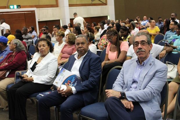 Convivio Nacional fomenta inclusión educativa.