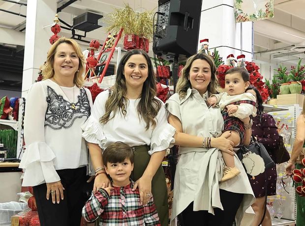 La Navidad llega a Plaza Lama.
