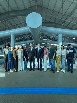 Parte de la delegación dominicana con el embajador dominicano en Brasil, Robert Takata.