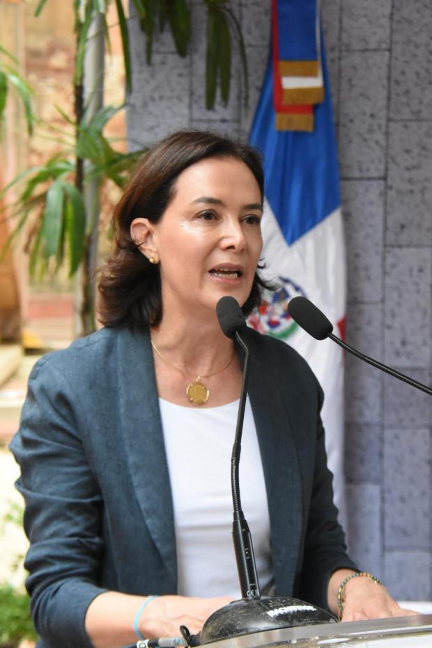 Ministro de Turismo reabre más calles en Ciudad Colonial y presenta obras de estabilización de monasterio de San Francisco.