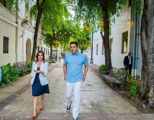 Ministro de Turismo y embajadora de USA recorren la Ciudad Colonial