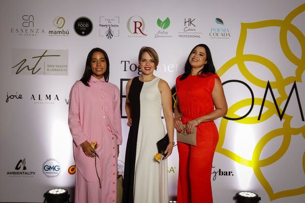 Patricia Acosta, Zeny Leiva y María Angélica Ureña.