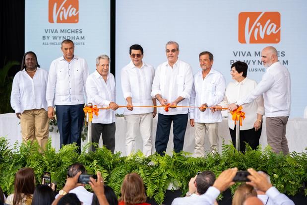 Abinader y Collado inauguran nuevo hotel Viva Miches by Wyndham con 538 habitaciones