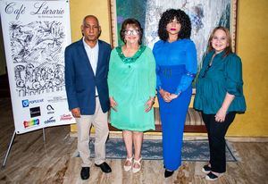 Presentan libro de Ana Almonte, en tertulia del Café Literario