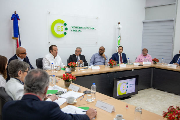 Consejo Económico y Social convoca Mesas Temáticas sobre la crisis haitiana en UNICARIBE.