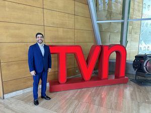 Arturo López Valerio, empresario tecnológico y fundador de Tabuga en las instalaciones de TVN Chile.