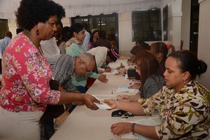 230 maestros jubilados reciben pago por concepto de invalidez, cesantía y seguro de vida