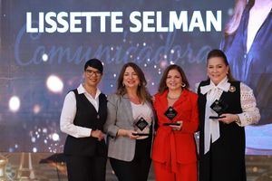 Indhira Ba?ez, Lissette Selman, Tania Báez y Jatnna Tavarez.