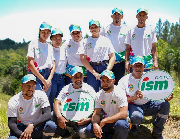 'ISM siembra futuro sostenible en RD a través de educación, reciclaje y reforestación.