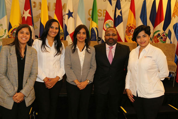 Autoridades del INTRANT participaron en el evento que se realizó en Panamá