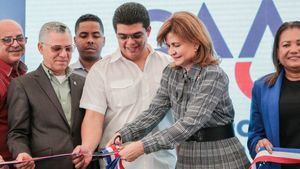 Gobierno inaugura primera etapa de nuevo sistema sanitario en Invivienda
 