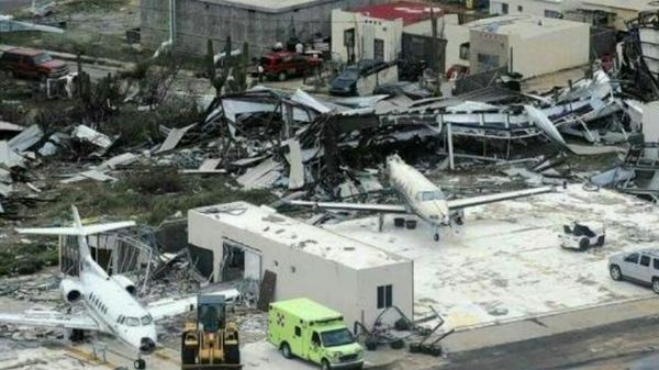 Destrucción en aeropuerto. 