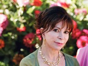 Isabel Allende celebra sus 75 años con un nuevo libro y un nuevo amor