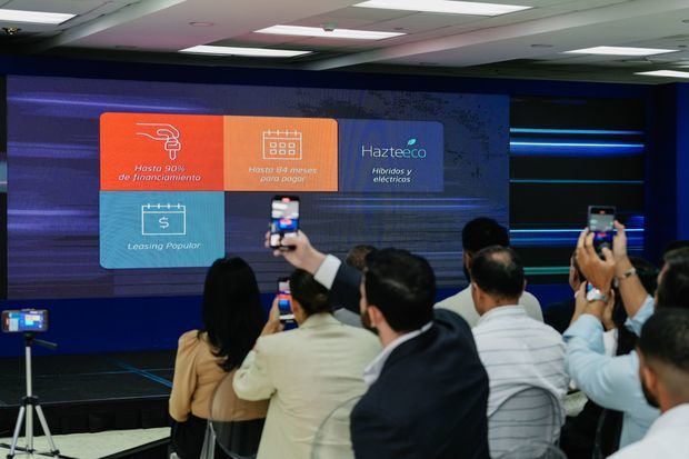 En el evento de presentación se informó que en la Autoferia Popular 2024 se
continuará incentivando la adquisición de vehículos híbridos y eléctricos.