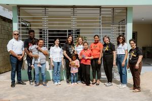 Banco Popular y FACCI entregan vivienda a niña paciente oncológica en Los Frailes