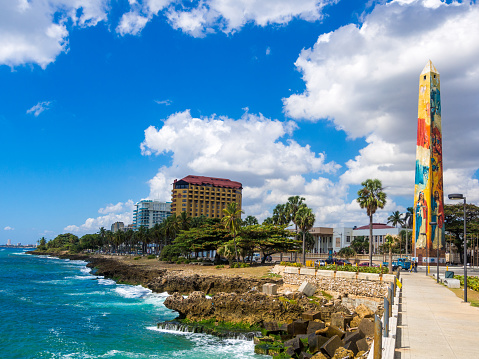 Vista parcial del malecón Santo Domingo.