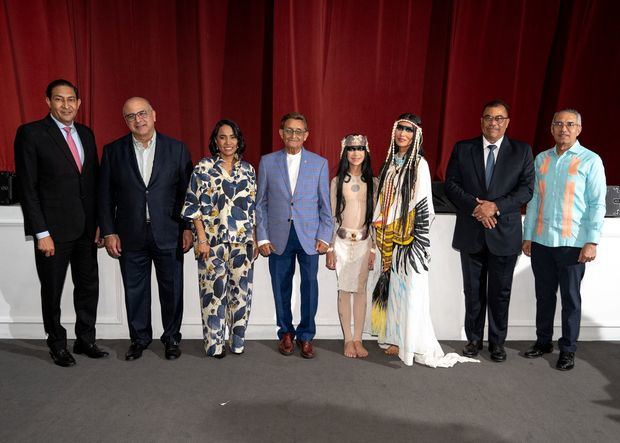 Iván Gatón, Héctor José Rizek, Lilian Carrasco, Cristian Martínez Villanueva, Néfer Galaxia, Nileny Dipton, Mélido Idelfonso Medina y Néstor Estévez.