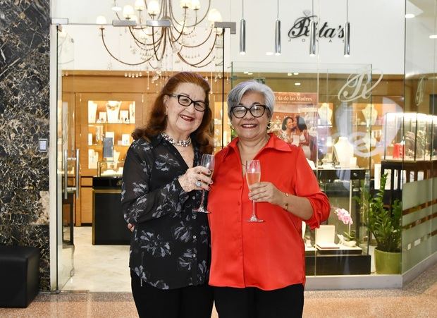 Consuelo Ascanio y Elsi Jiménez.