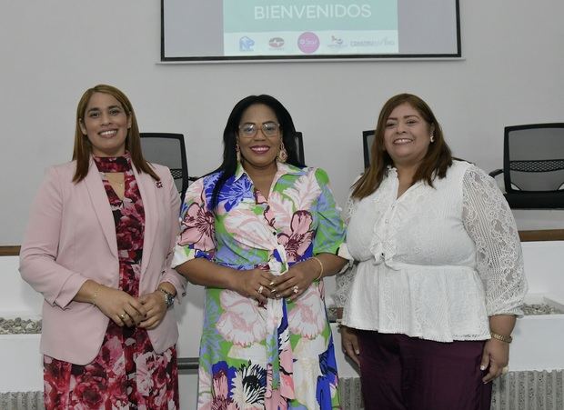 Natiel Perez, Isabel Fernandez y James Reynoso.