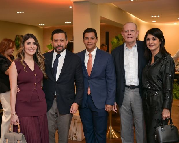 Johanna Sánchez, Guillermo Sención, Franco Benoid, Ramón de la Rocha e Irene Mercado.