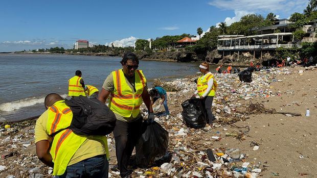 Más de 300 fundas de desechos fueron recolectadas en una acción que refuerza el compromiso ciudadano frente a la contaminación costera.