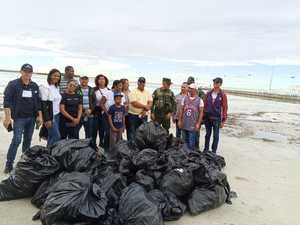Jornada de limpieza en Boca Chica inicia programa nacional de conservación ambiental