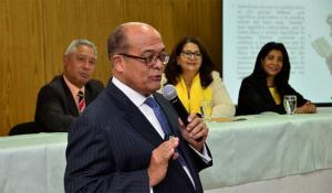 Doctor José Silié Ruiz dicta conferencia sobre ética