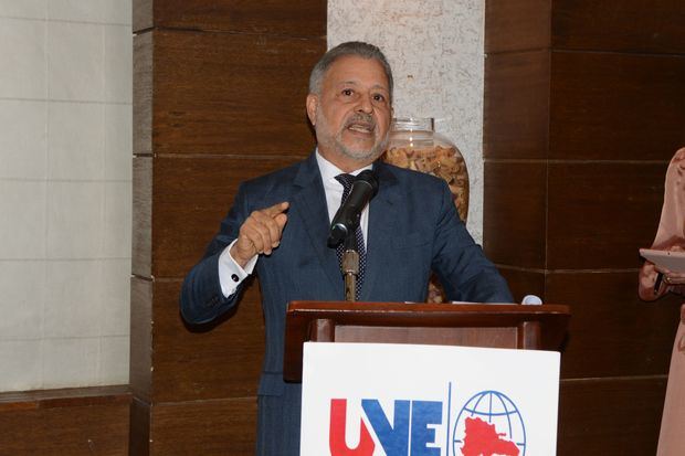 UNE plantea necesidad de articular reformas estructurales antes de nuevas cargas tributarias.