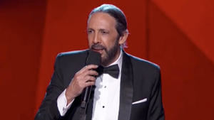 Juan Luis Guerra recibe el Premio Billboard a la Trayectoria Artística