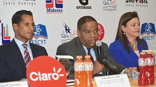 El ministro de Deporte, Danilo Díaz, ofrece informaciones. 