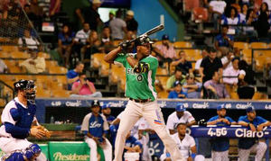 El colombiano Crismatt guía triunfo de las Estrellas en el béisbol dominicano