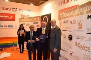 El Salvador recibe premio de excelencia turística en feria en Madrid 