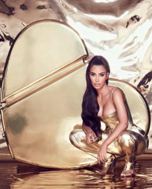 Kim Kardashian suma tres nuevos perfumes a su firma KKW Fragance