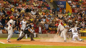 Cordero la saca y Leones jugarán ante Águilas por pase a semifinal