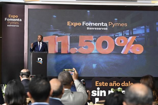 El presidente ejecutivo de Banreservas, Samuel Pereyra, revela la tasa de la
Feria Expo Fomenta Pymes 2025.