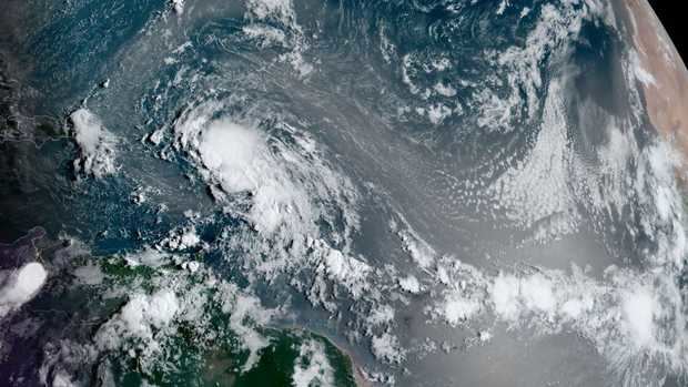 El ciclón mantiene vientos de 75 kilómetros por hora.