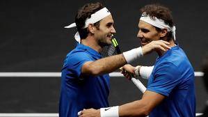 Nadal y Federer se divierten y ganan en su primer partido de dobles juntos