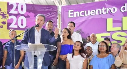 Fernández promete impulsar zonas francas en Bonao si regresa al poder