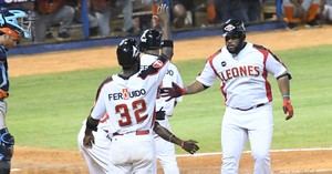 Leones extienden invicto a siete y siguen líderes en béisbol dominicano
 