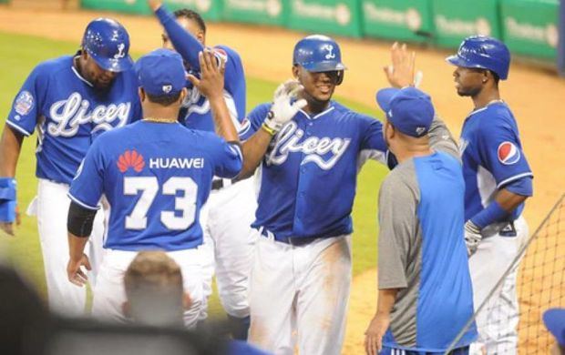 Tigres avanzan a la semifinal del torneo local con un triunfo ante Leones.