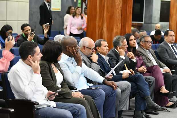 JCE da apertura a sobre B y da a conocer propuesta de oferente para emisión de la nueva cédula