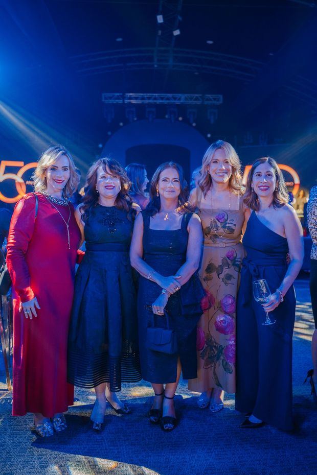 Lilly Acevedo, Sarah De Leon, Llilda Solano, Yipsy Roa y Monika Fiallo.