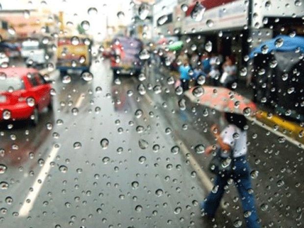 Aguaceros y tronadas en algunas provincias del país por vaguada y onda tropical.