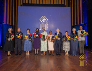 Los adultos mayores reconocidos en Premios Julia 2025