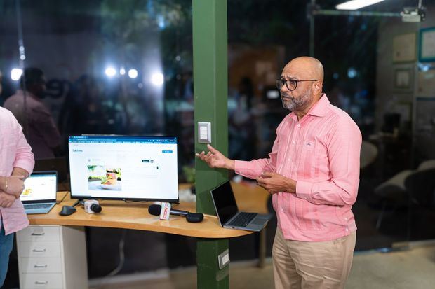 Luis Marino López presenta los nuevos proyectos.