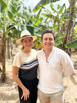 Luisa Féliz crea una ruta gastronómica única para el youtuber Calixto Serna
