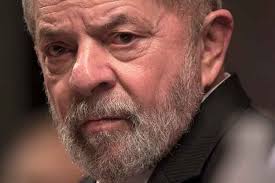 Lula ingresa en prisión en Curitiba