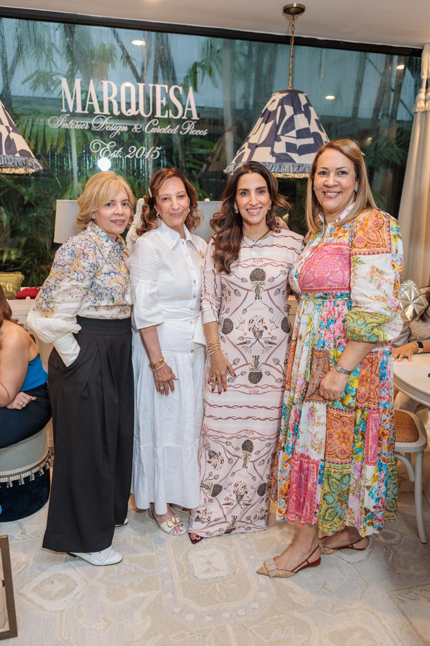 Manuela Luna, Mencia de Santos, Judith Santos, Sofia Desangles.