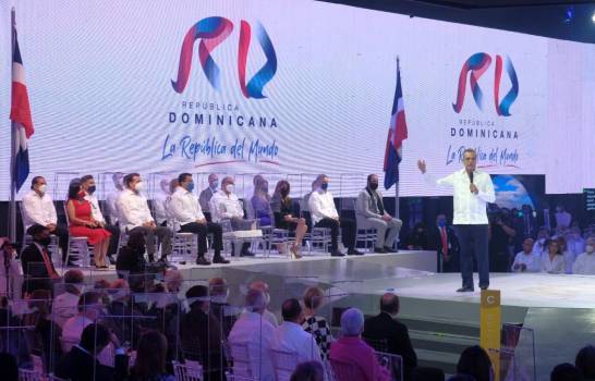 Polémica con logo de marca país de República Dominicana por supuesto plagio