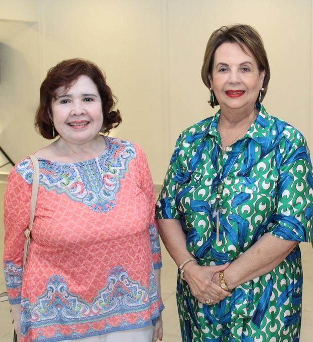 Margarita Alarcón y Mayra Corominas.